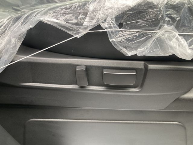 MITSUBISHI DELICA D:5 4WD 2025