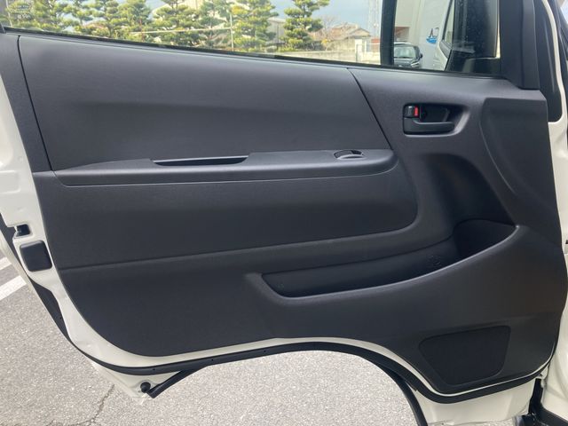 TOYOTA HIACE van 2WD 2025