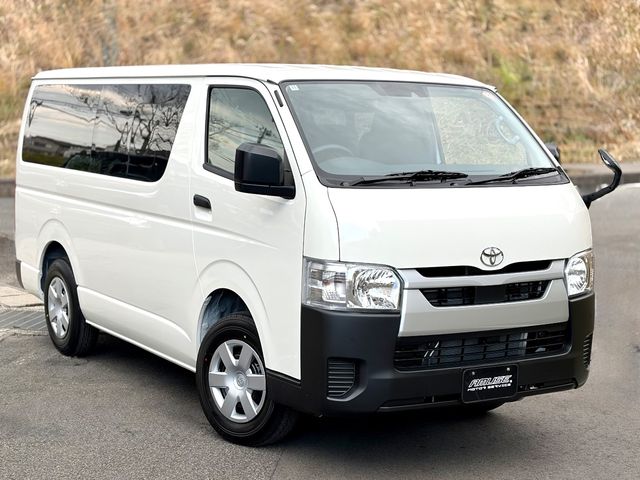 TOYOTA HIACE van 4WD 2025