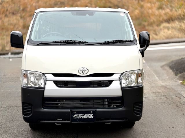 TOYOTA HIACE van 4WD 2025