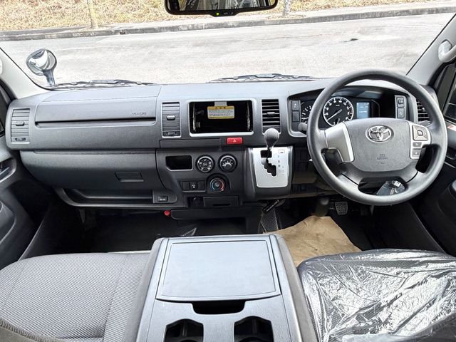 TOYOTA HIACE van 4WD 2025