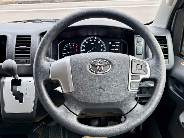 TOYOTA HIACE van 4WD 2025