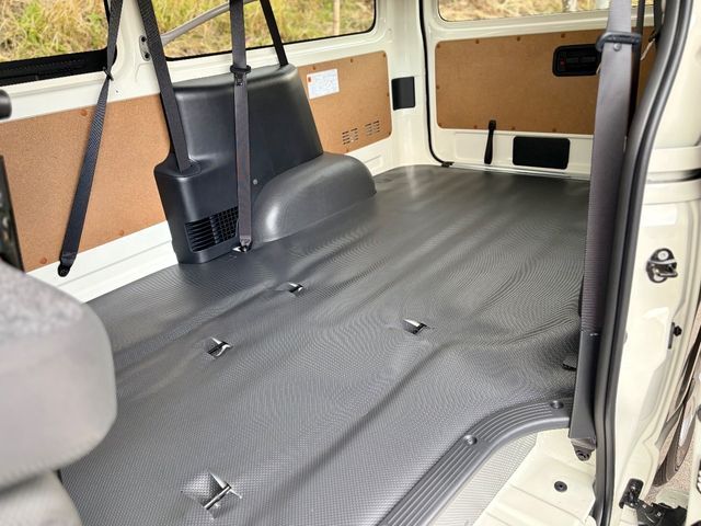 TOYOTA HIACE van 4WD 2025