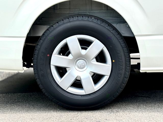 TOYOTA HIACE van 4WD 2025