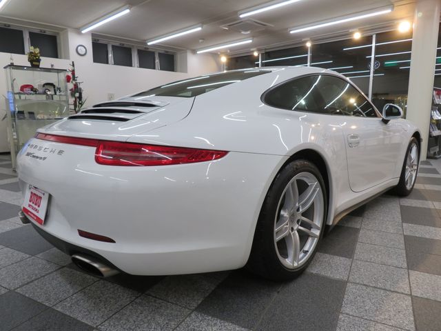 PORSCHE PORSCHE 911 2015