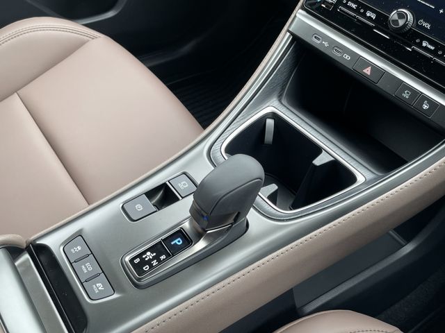 TOYOTA LEXUS LBX 2024