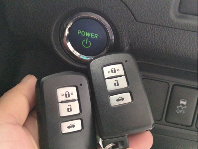 TOYOTA CAMRY HYBRID 2013