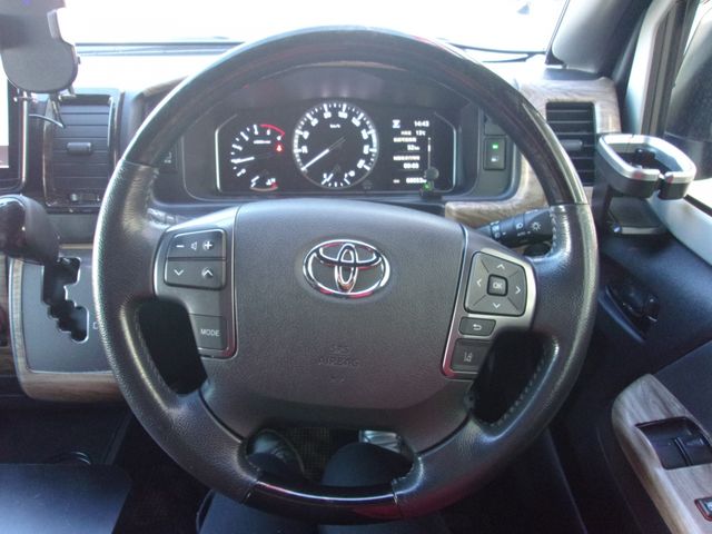 TOYOTA HIACE van 4WD 2022