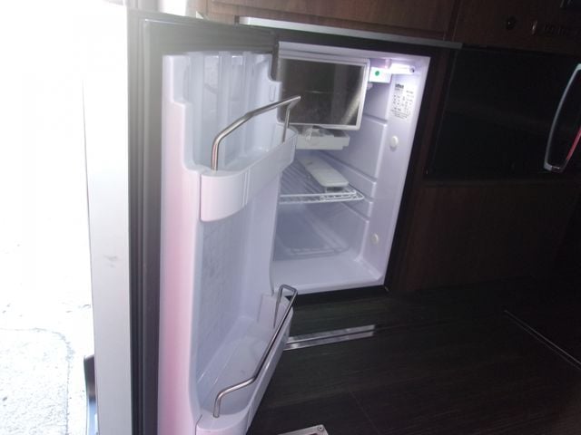 TOYOTA HIACE van 4WD 2022