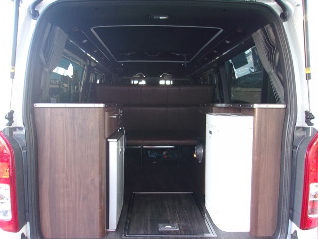 TOYOTA HIACE van 4WD 2022