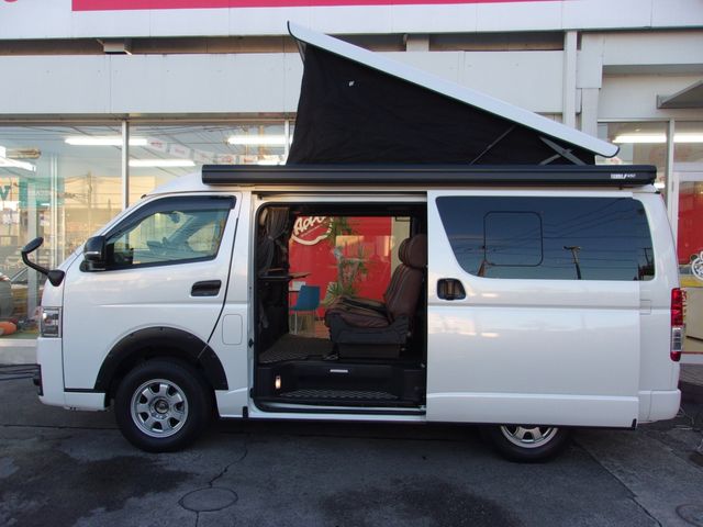 TOYOTA HIACE van 4WD 2022