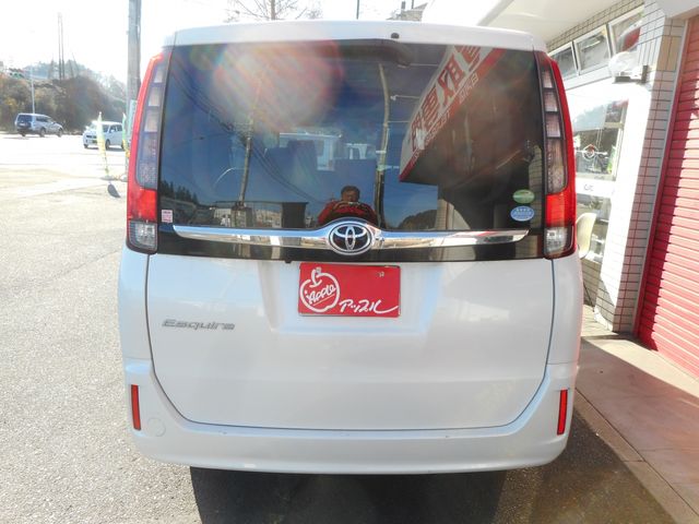 TOYOTA ESQUIRE 4WD 2016