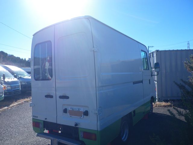 TOYOTA Urban Supporter 2004