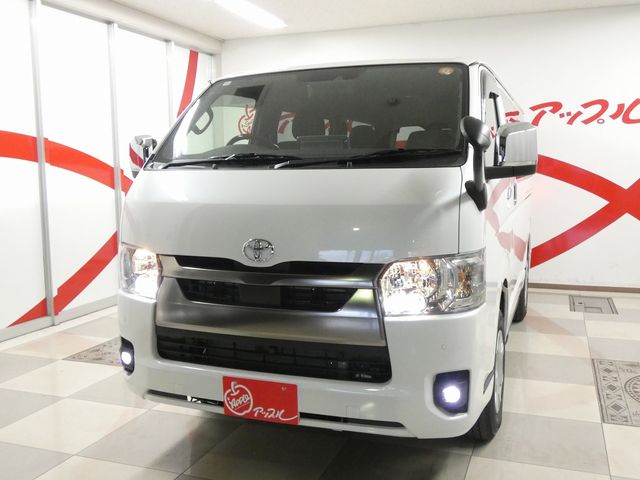TOYOTA HIACE van 4WD 2025