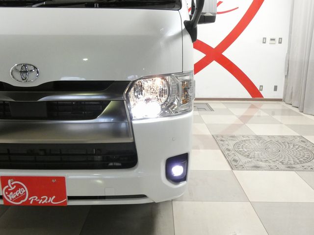 TOYOTA HIACE van 4WD 2025