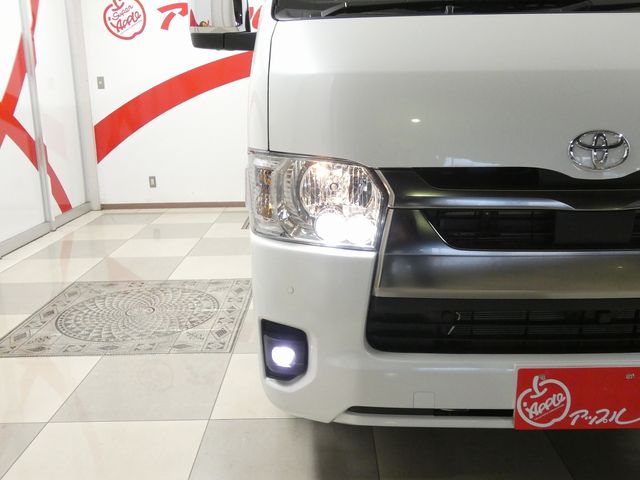 TOYOTA HIACE van 4WD 2025