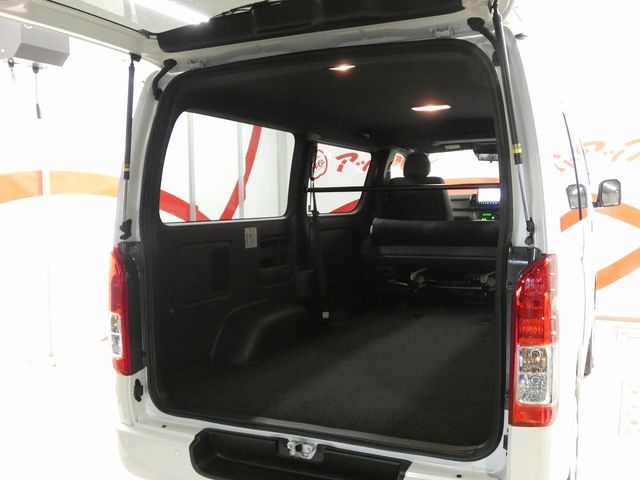 TOYOTA HIACE van 4WD 2025