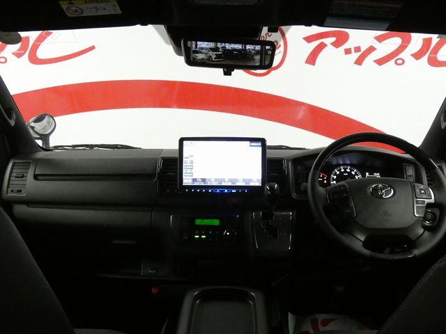 TOYOTA HIACE van 4WD 2025