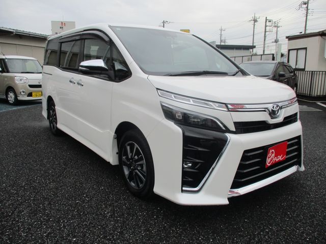 TOYOTA VOXY 2020