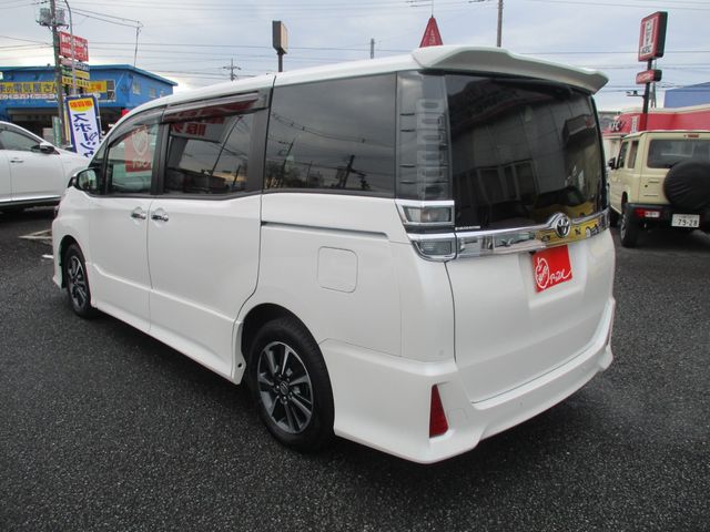 TOYOTA VOXY 2020