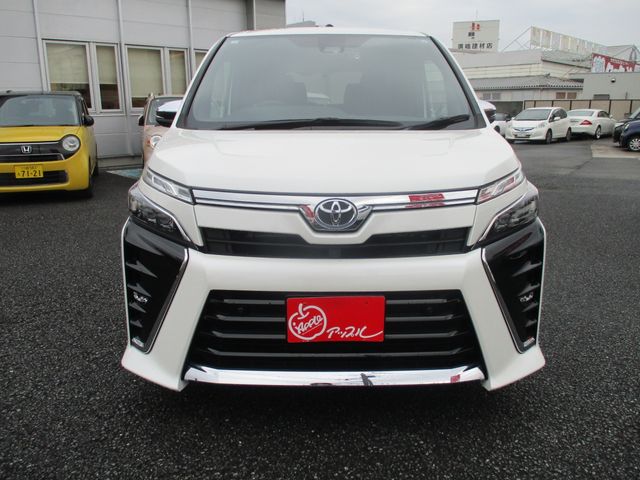 TOYOTA VOXY 2020