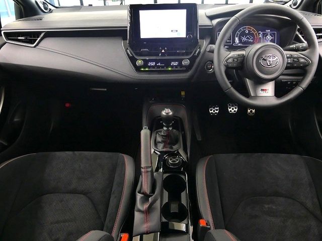 TOYOTA GR COROLLA 2025