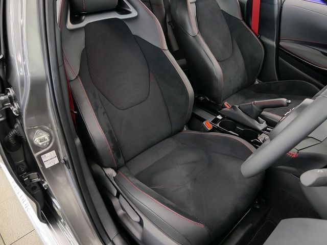 TOYOTA GR COROLLA 2025