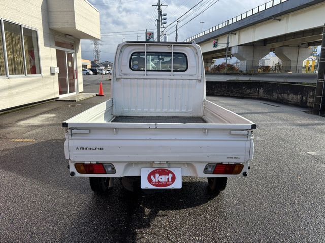 MITSUBISHI MINICAB truck 4WD 2005