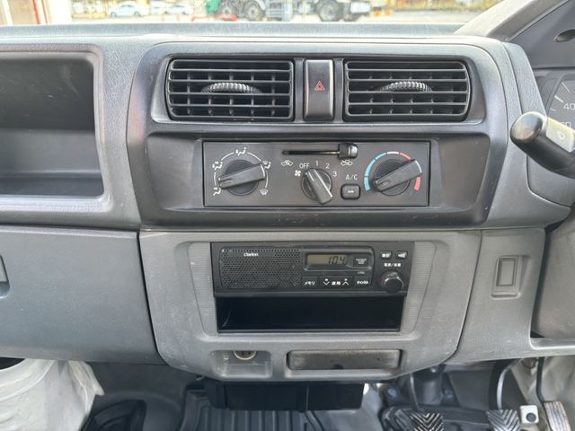 MITSUBISHI MINICAB truck 4WD 2005