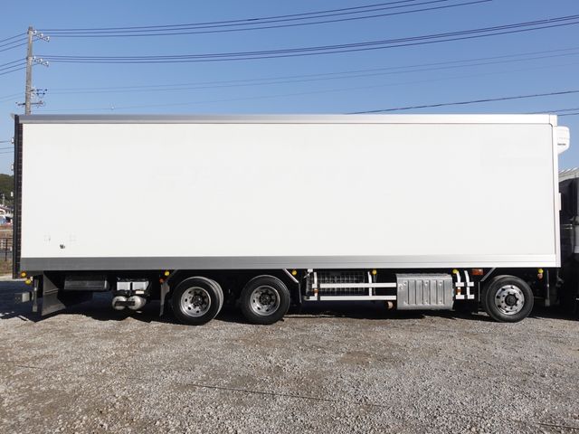 MITSUBISHI FUSOU SUPER GREAT 2017