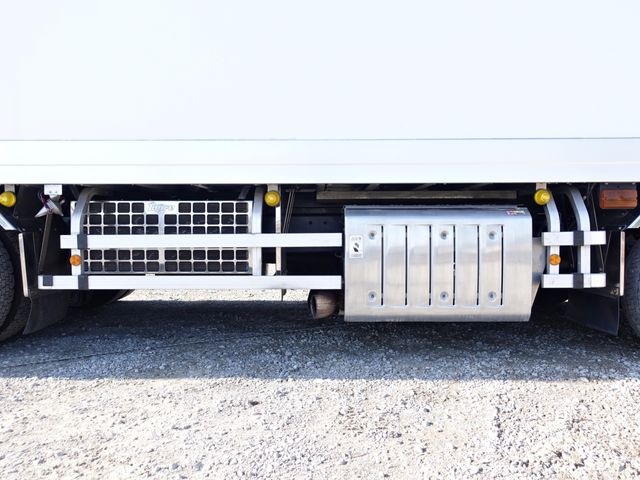 MITSUBISHI FUSOU SUPER GREAT 2017