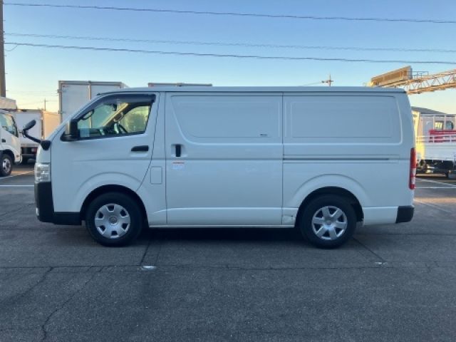 TOYOTA HIACE van 2WD 2023