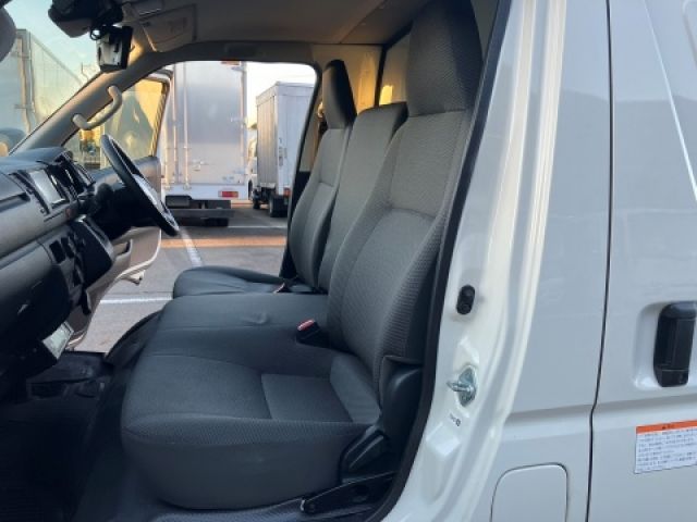 TOYOTA HIACE van 2WD 2023