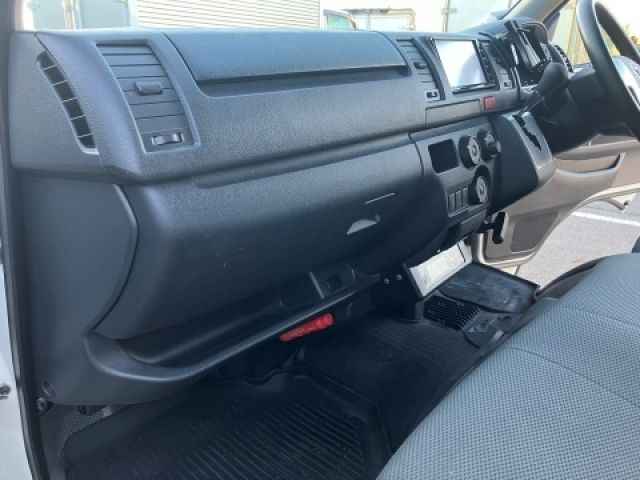 TOYOTA HIACE van 2WD 2023