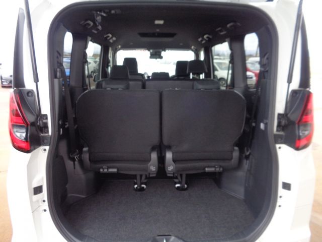 TOYOTA NOAH 4WD 2022