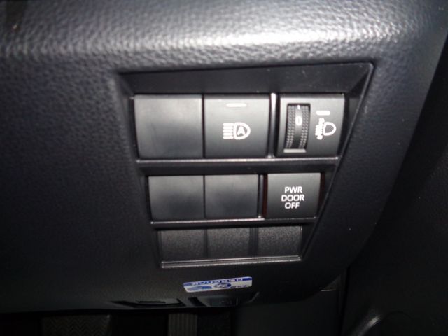 TOYOTA NOAH 4WD 2022