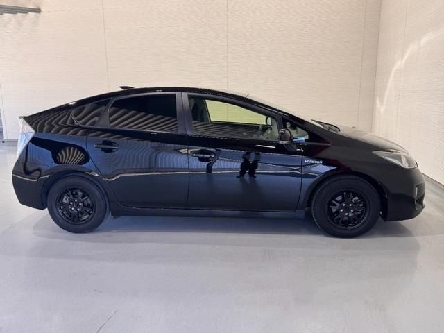 TOYOTA PRIUS 2014
