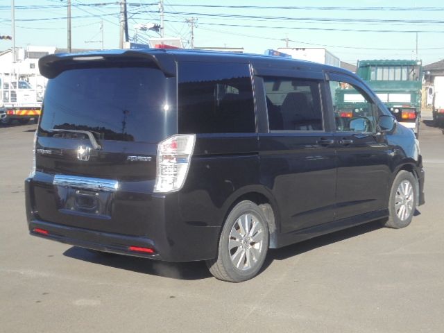 HONDA STEPWAGON SPADA 2010