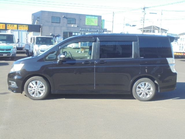 HONDA STEPWAGON SPADA 2010