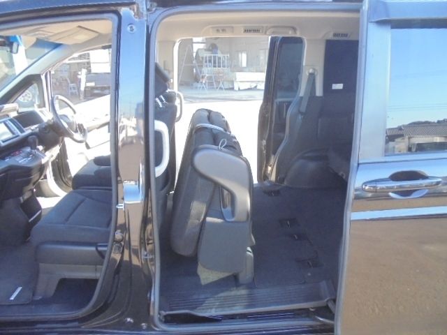 HONDA STEPWAGON SPADA 2010