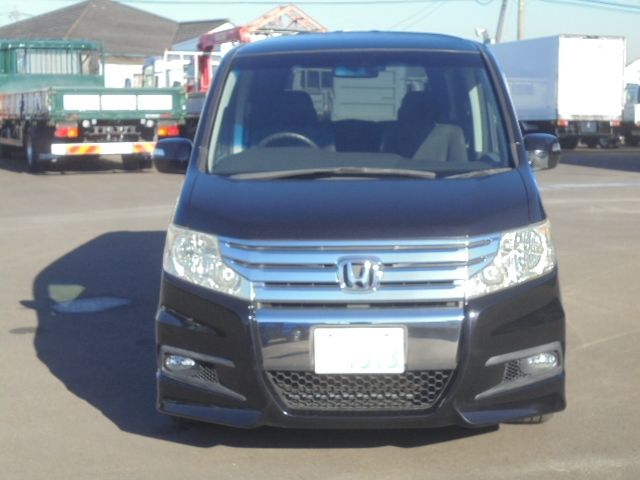 HONDA STEPWAGON SPADA 2010