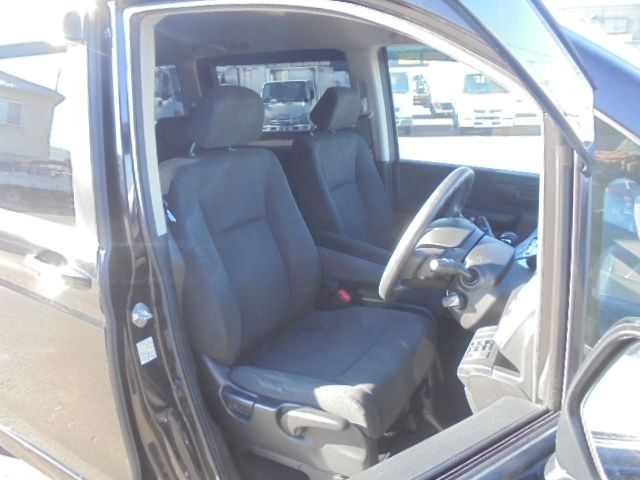 HONDA STEPWAGON SPADA 2010