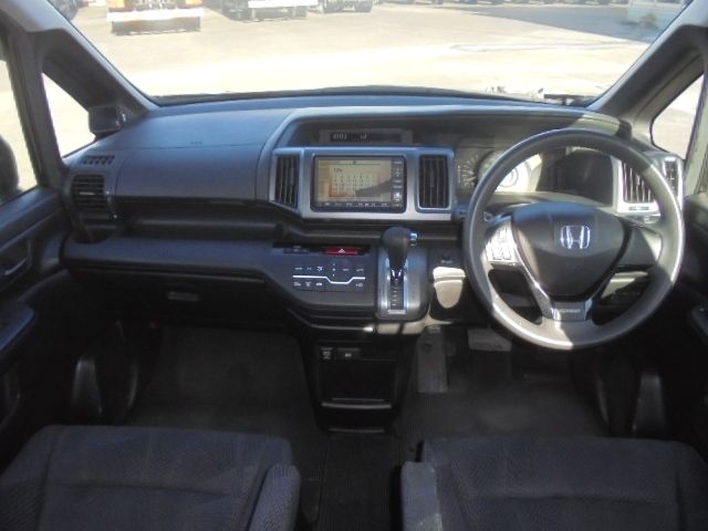 HONDA STEPWAGON SPADA 2010