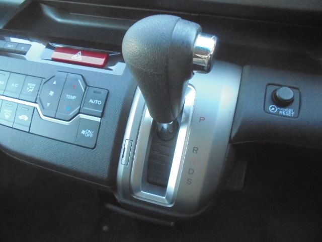 HONDA STEPWAGON SPADA 2010