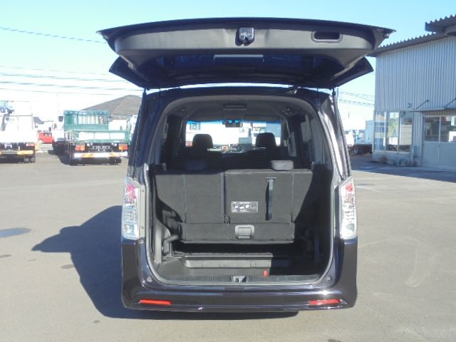 HONDA STEPWAGON SPADA 2010