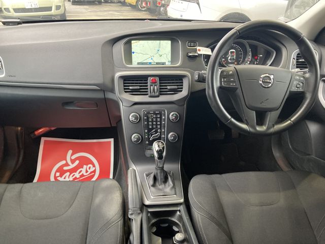 VOLVO VOLVO V40 2017