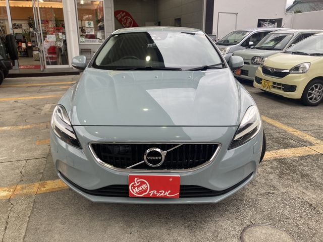 VOLVO VOLVO V40 2017