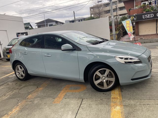 VOLVO VOLVO V40 2017