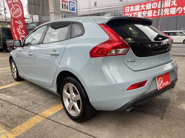 VOLVO VOLVO V40 2017