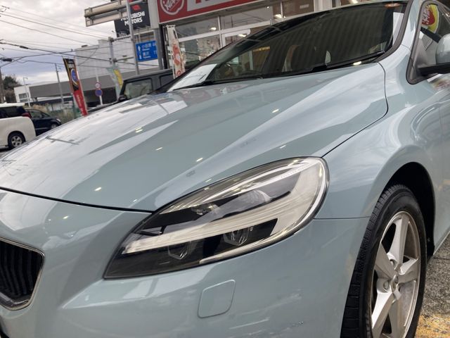 VOLVO VOLVO V40 2017